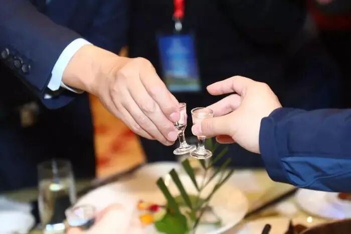 酒局必背50句高情商话术，学会酒局不再冷场